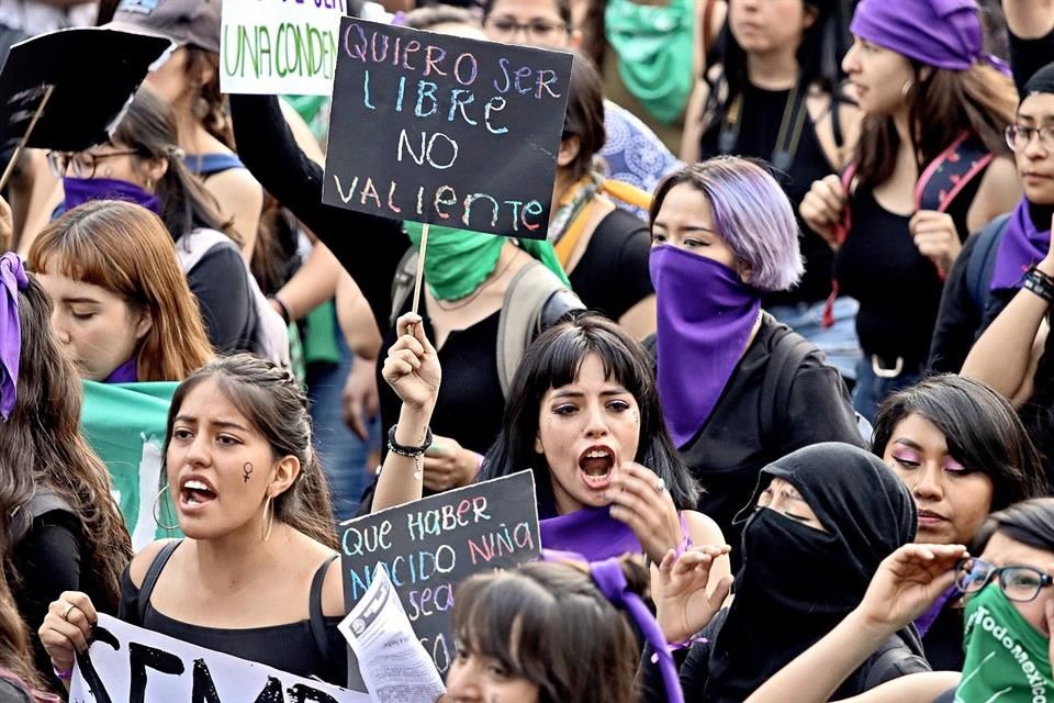 8M: ¿Pueden despedirte si faltas al trabajo para asistir a la marcha?