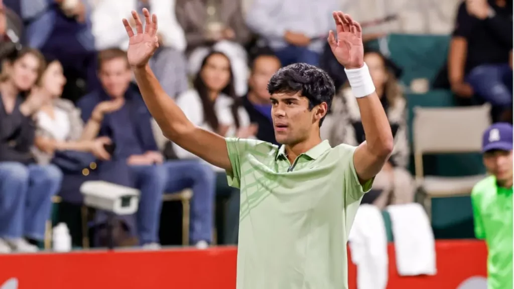 Rodrigo Pacheco firma noche histórica al vencer al favorito y pasar a cuartos de final