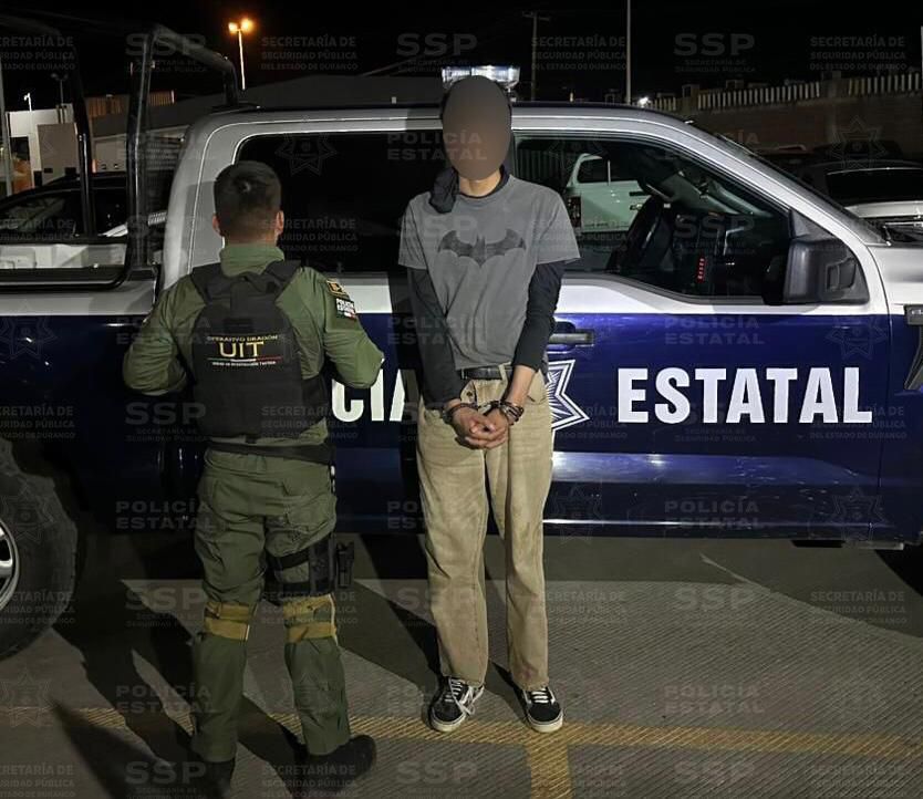 Joven de 18 años tenía en habitación de motel a menor de 16