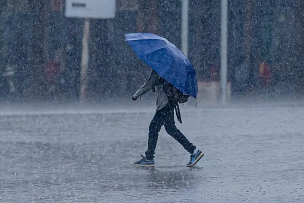Lluvias muy fuertes azotarán al menos 15 estados de México este jueves