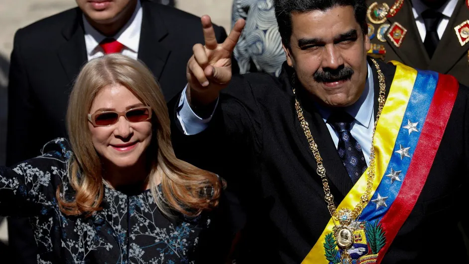 Maduro y Cilia Flores comparecen en NY; juez mantiene restricciones financieras