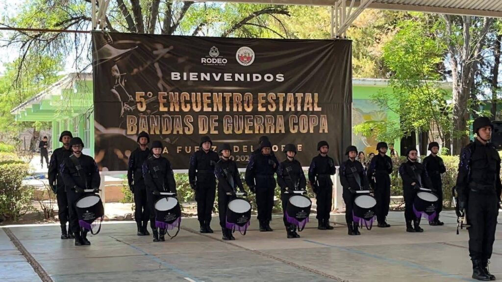 Banda de guerra del COBAED Plantel 10 de Santiago, obtiene 1er. lugar en concurso estatal