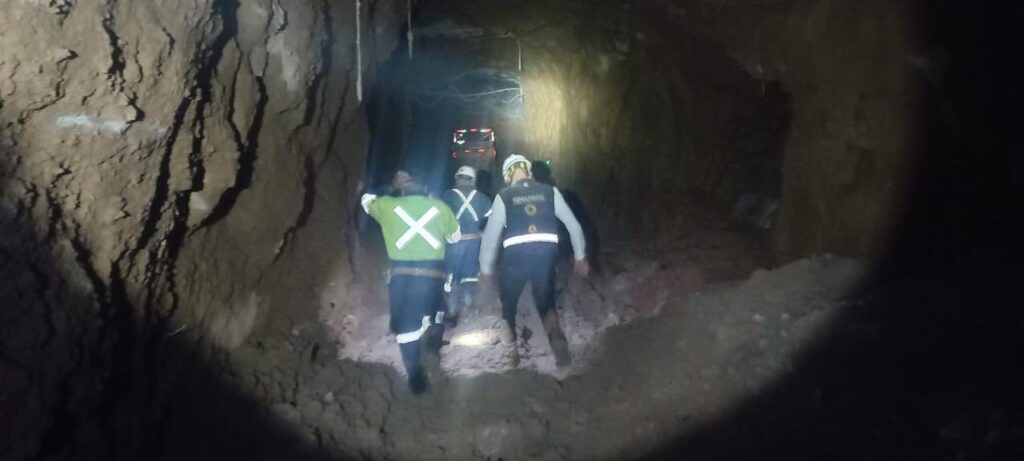 Refuerzan operativo en mina de Sinaloa con más de 300 rescatistas trabajando sin pausa