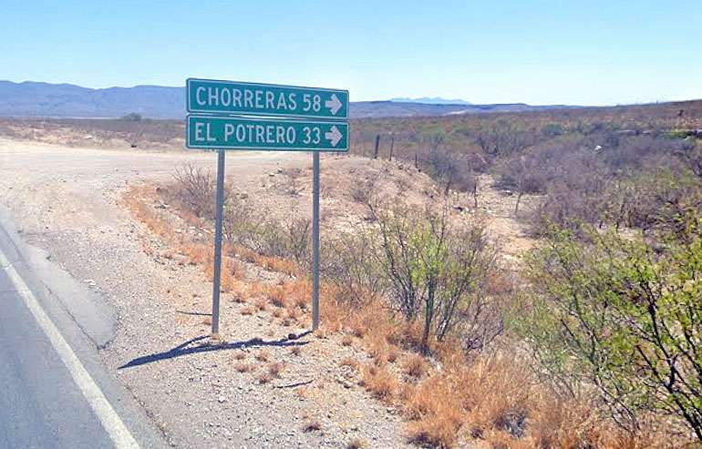 Hallan vehículos calcinados con cuerpos en brecha de Aldama en Chihuahua