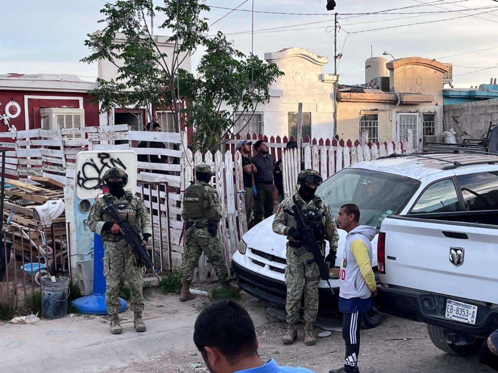Muere hombre tras caída en patio de vivienda en Ciudad Juárez