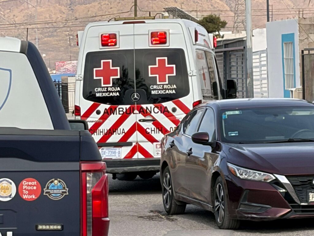 Por celos, le encaja cuchillo al novio de su ex en Chihuahua