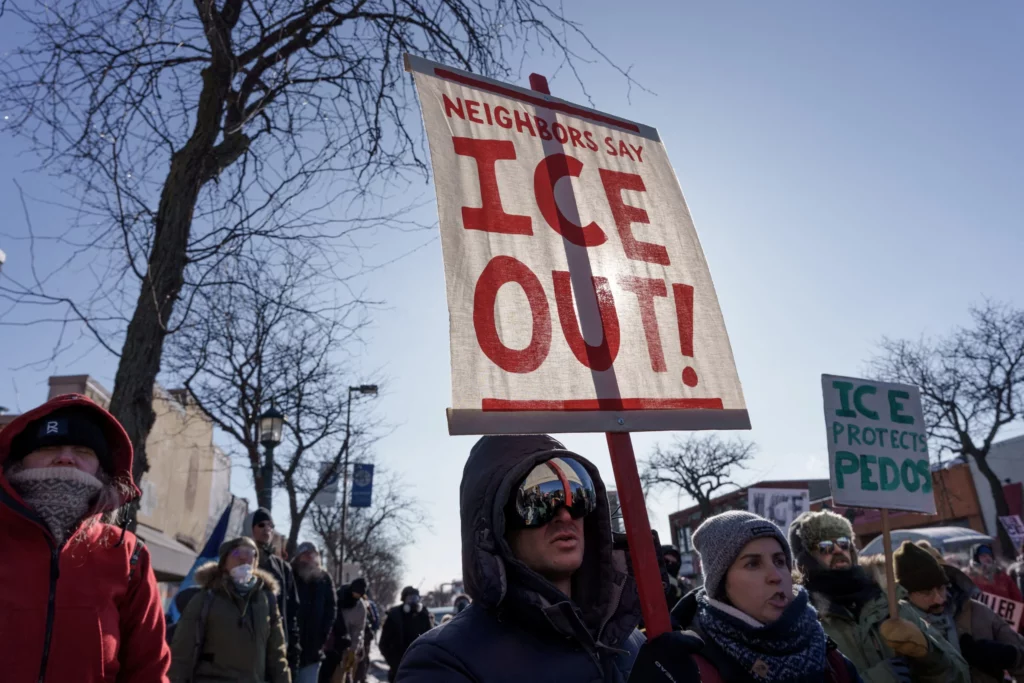 Investigan si agentes migratorios infringieron la ley en más de 15 incidentes en Minnesota