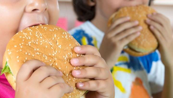 México baja al octavo lugar mundial en obesidad infantil, pero sigue en el top 10