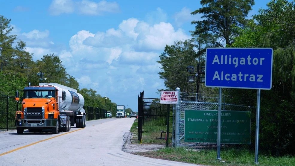 Latino contratado por la Patrulla Fronteriza termina preso en Alligator Alcatraz