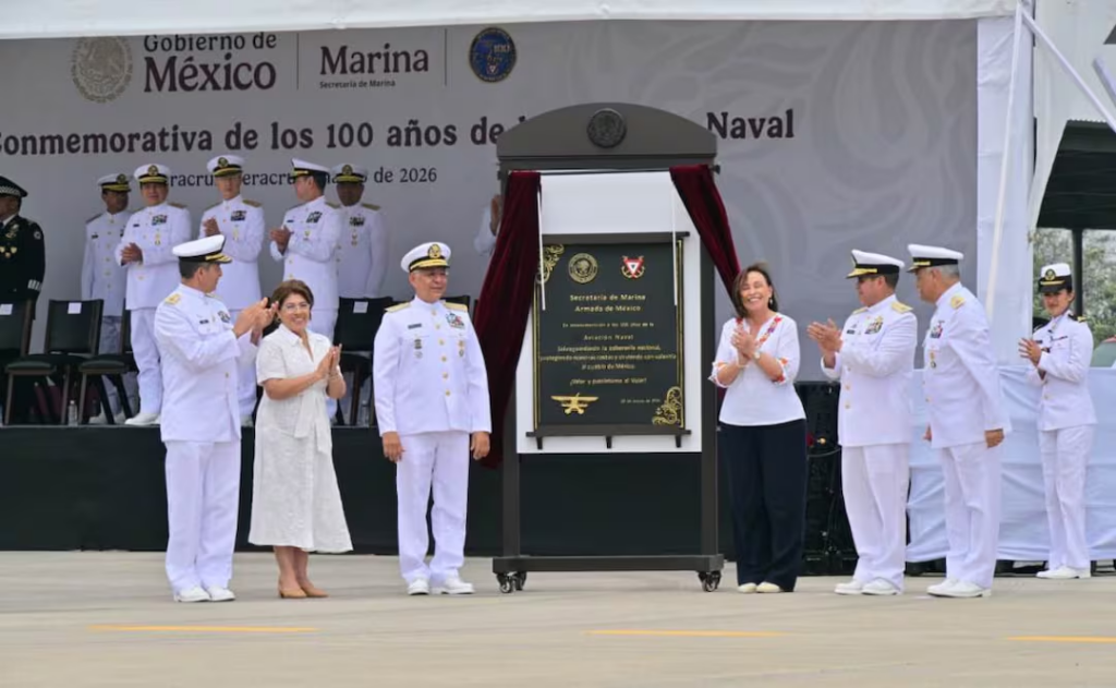 Marina conmemora 100 años de la Aviación Naval y anuncia incorporación de 36 aeronaves