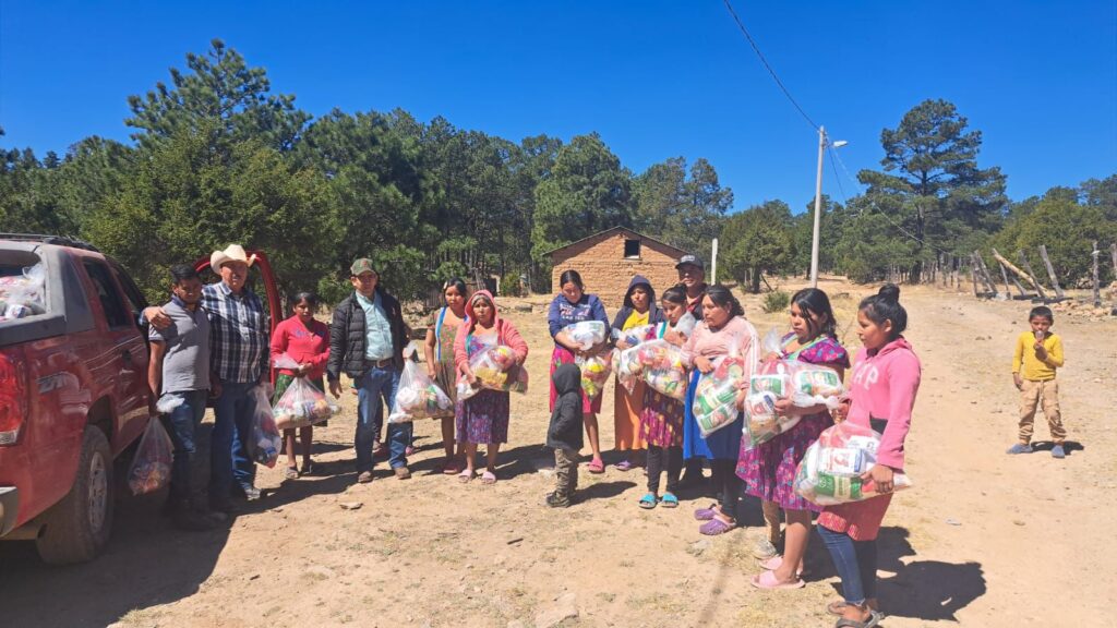 Se intensifica entrega de apoyos casa por casa en Balleza