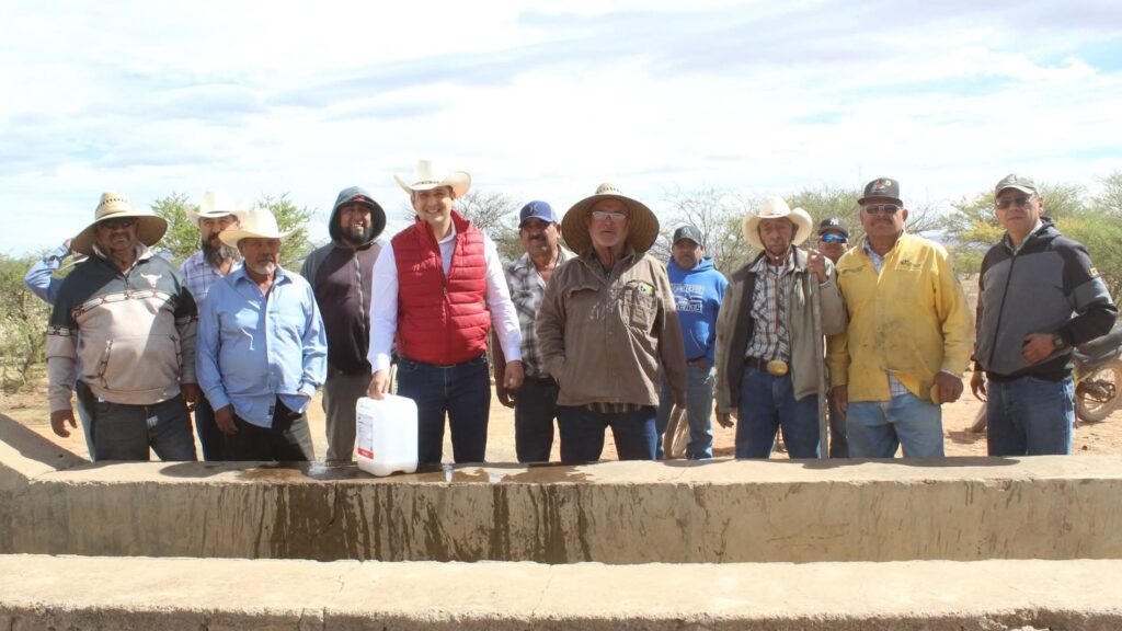 Entregan Apoyo al Sector Ganadero en Comunidades de Vicente Guerrero