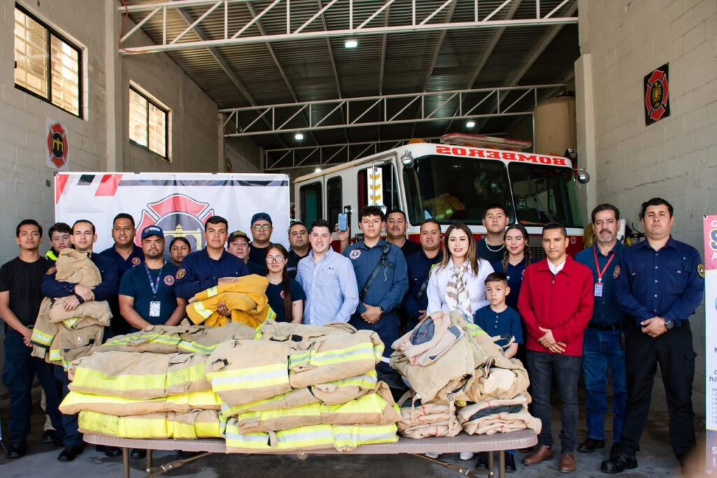 Fortalecen a Bomberos de Santiago con equipo donado por organización internacional