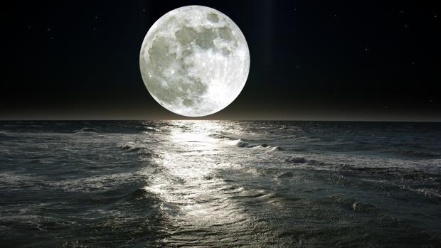 ¿Por qué la Luna mueve el mar? La ciencia detrás de las mareas en la Tierra