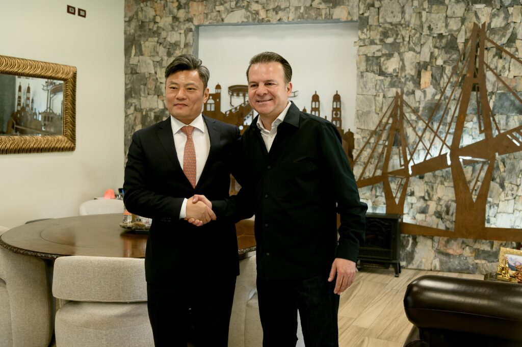 Más empresas chinas analizan invertir en minería e industria en Durango: Esteban Villegas