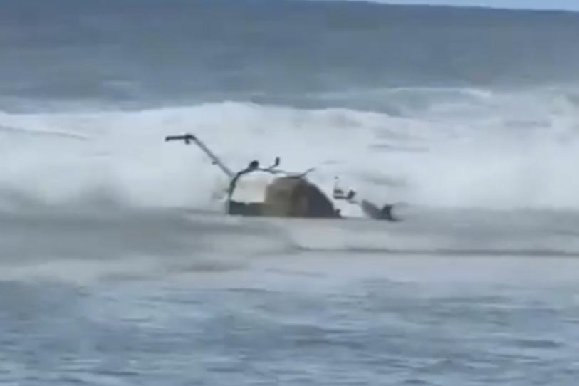 Helicóptero turístico se estrella en Hawái; hay tres muertos