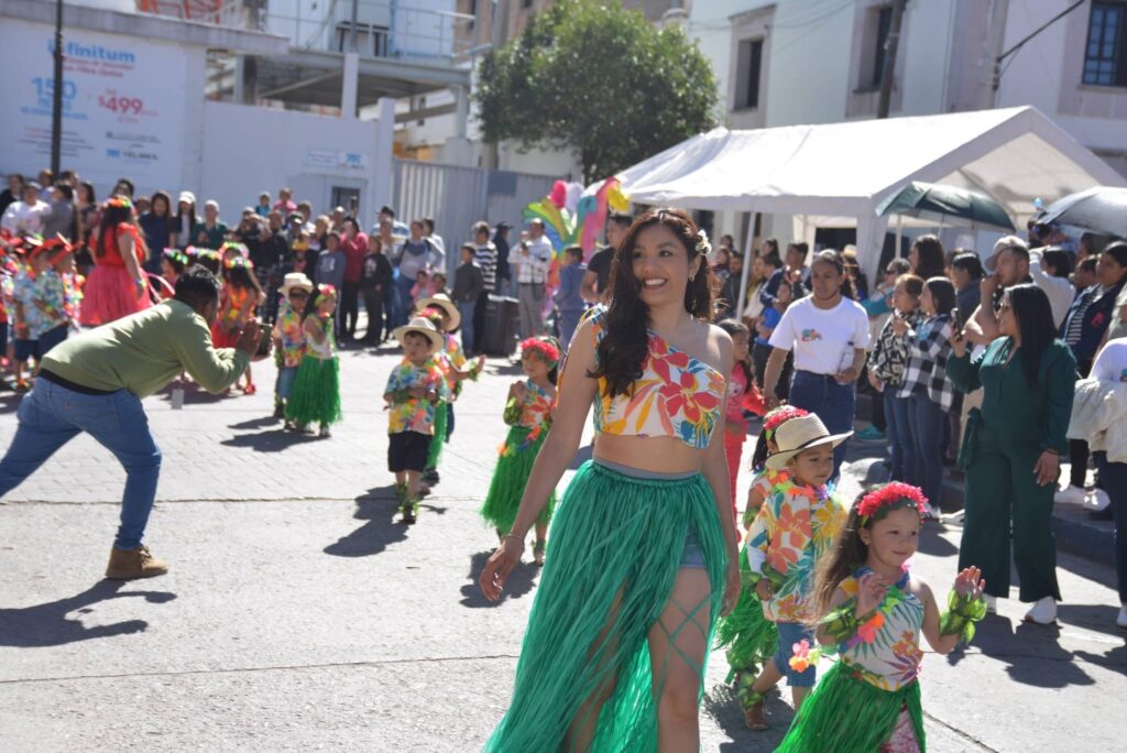 Realizan desfile de primavera en Pueblo Nuevo