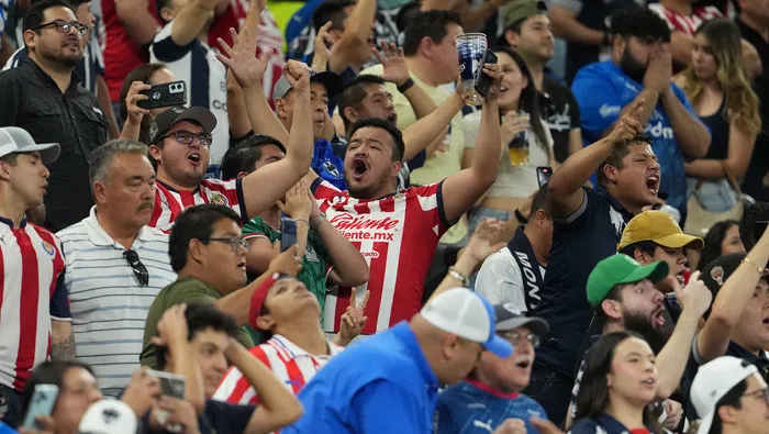Violencia tras encuentro entre Rayados y Chivas: Tres menores detenidos