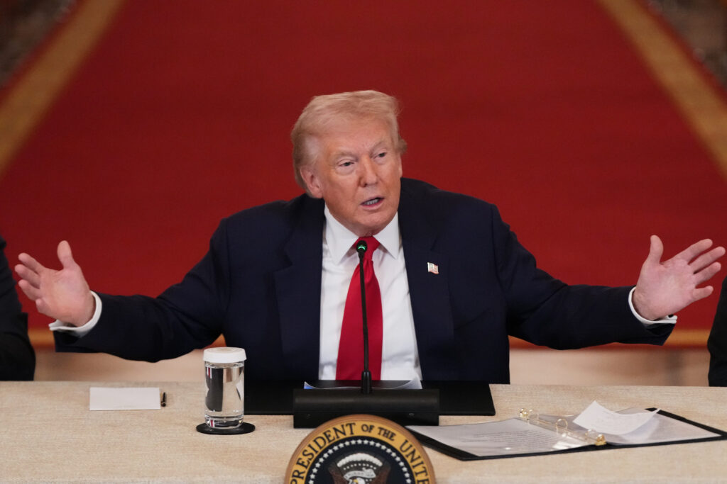 Trump acusa a Irán por ataque a escuela en Minab que dejó casi 180 muertos