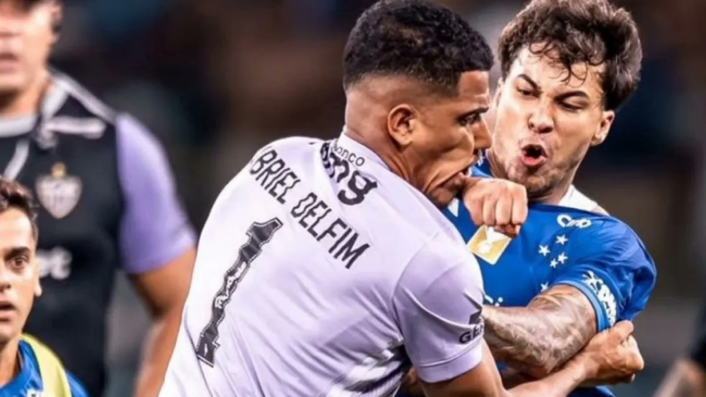Violenta final entre Cruzeiro y Atlético Mineiro deja 23 expulsiones