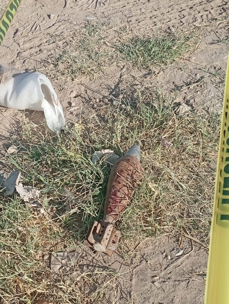 Encuentran artefacto explosivo en un área verde; militares lo aseguran