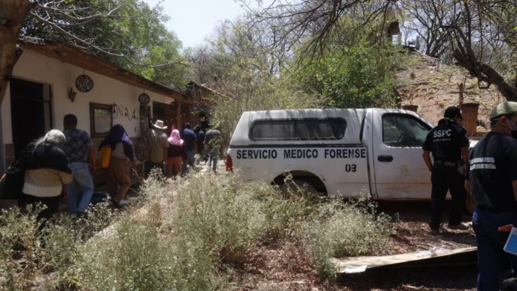 Hallan restos de 2014 en funeraria de Iguala; familias de Ayotzinapa exigen respuestas