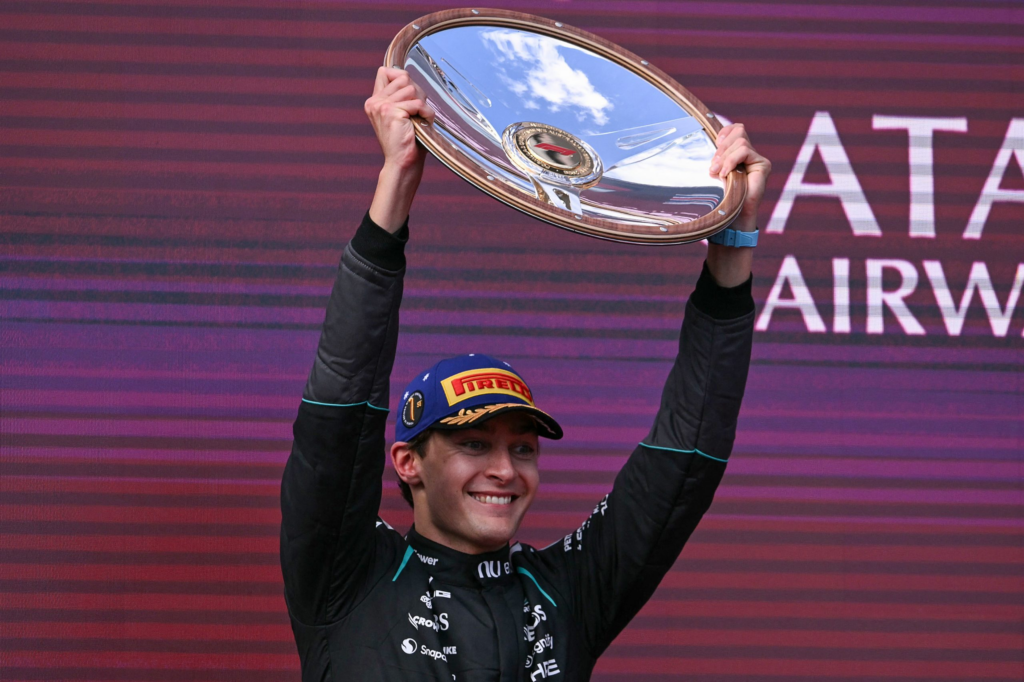 Russell y Hamilton firman el 1-2 en el arranque de la F1