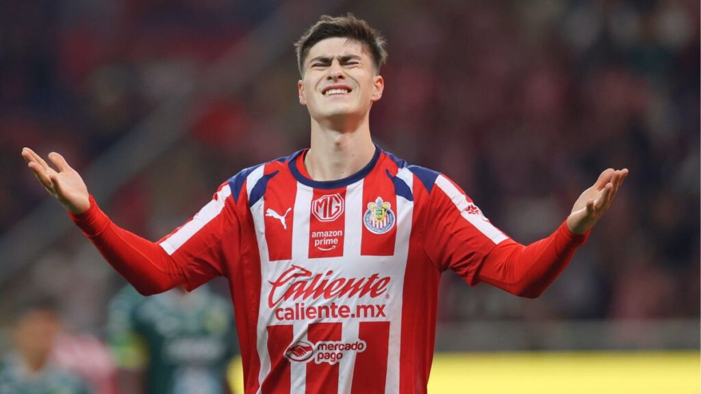 Chivas triunfa en un vibrante partido contra León