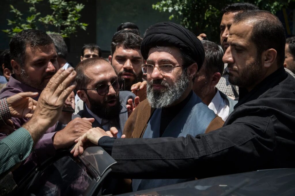 Líder supremo de Irán envía su primer mensaje y promete vengar ataques de Estados Unidos