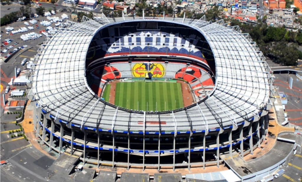 Hugo Sánchez te invita a pasar la noche en el Estadio Azteca