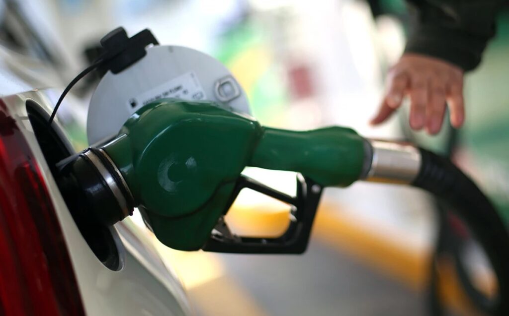 El calor extremo incrementa el consumo de gasolina en vehículos