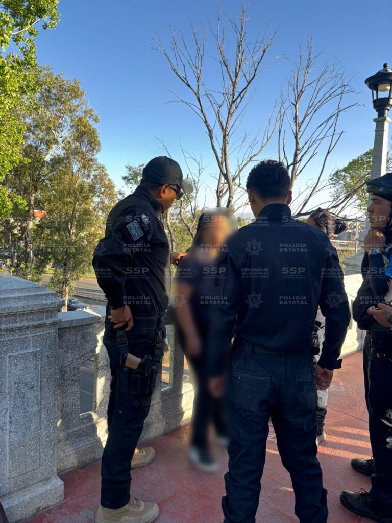 Operativo Dragón rescata a joven mujer que intentó autolesionarse en el Puente de Analco