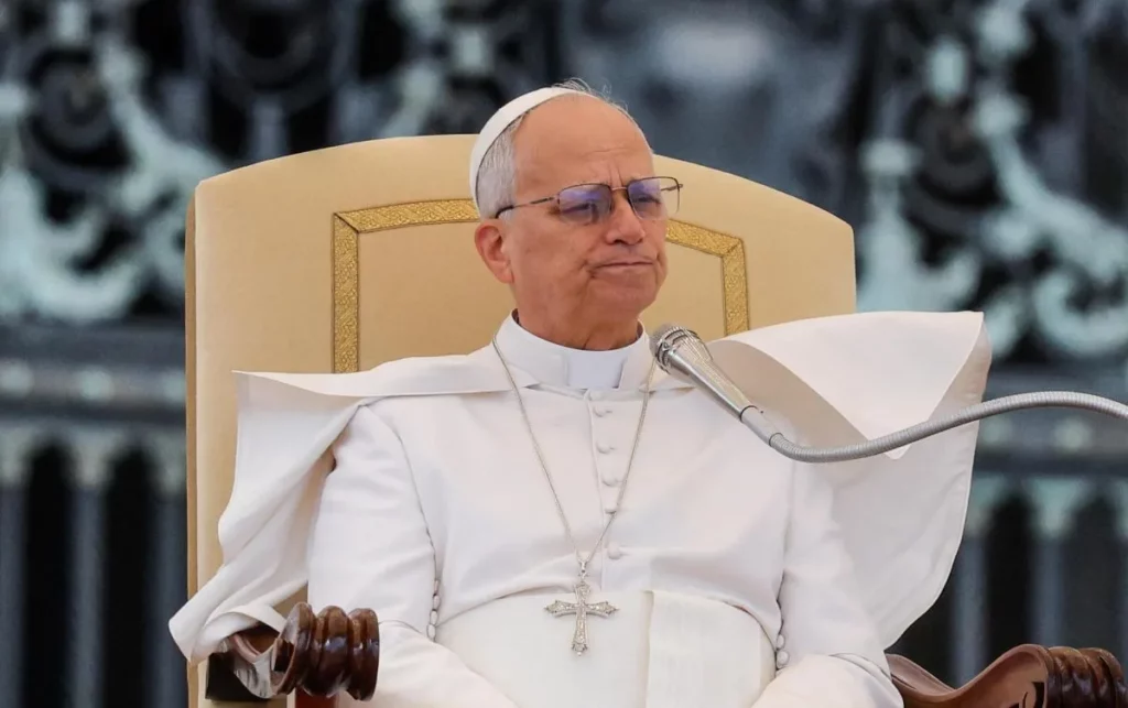 Papa León XIV reitera llamado a la paz en Medio Oriente tras diálogo con Mahmud Abás