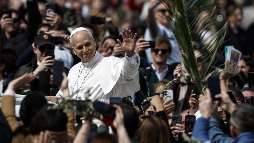 Papa León XIV cargará la cruz en su primer Viacrucis en el Coliseo