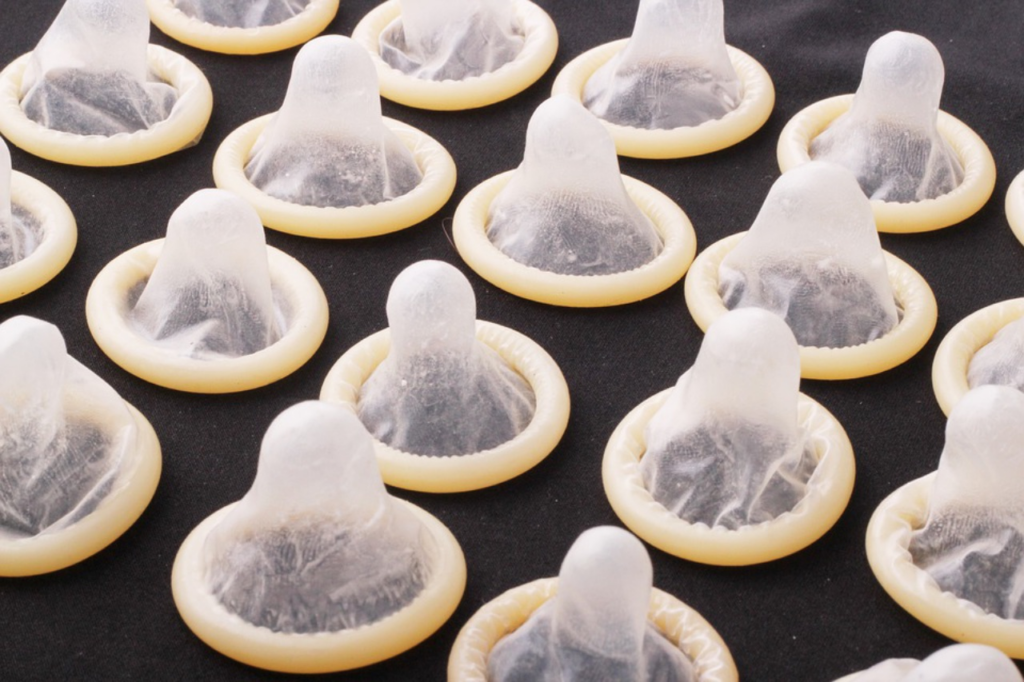 Reutilizar condones aumenta el riesgo de ITS y embarazos