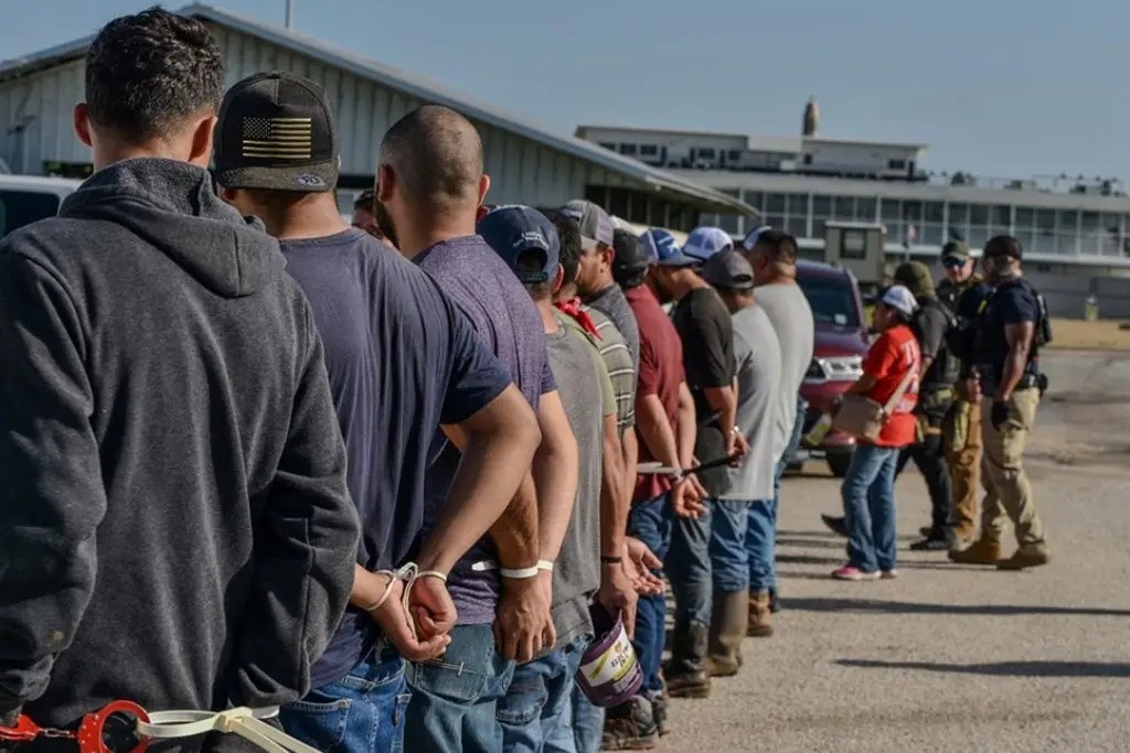 Corte permite a administración de Trump continuar con deportaciones a terceros países