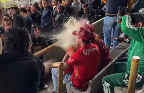 Incidente de violencia en las tribunas: Aficionados de los Pumas agreden a fans de Toluca