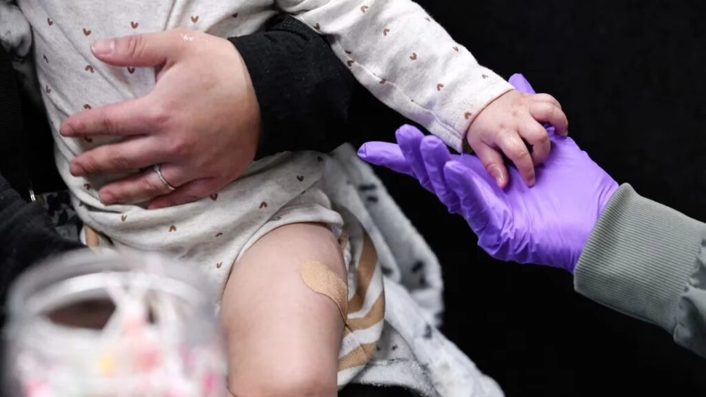 Brote de sarampión en centro migratorio de Texas enciende alertas sobre condiciones sanitarias