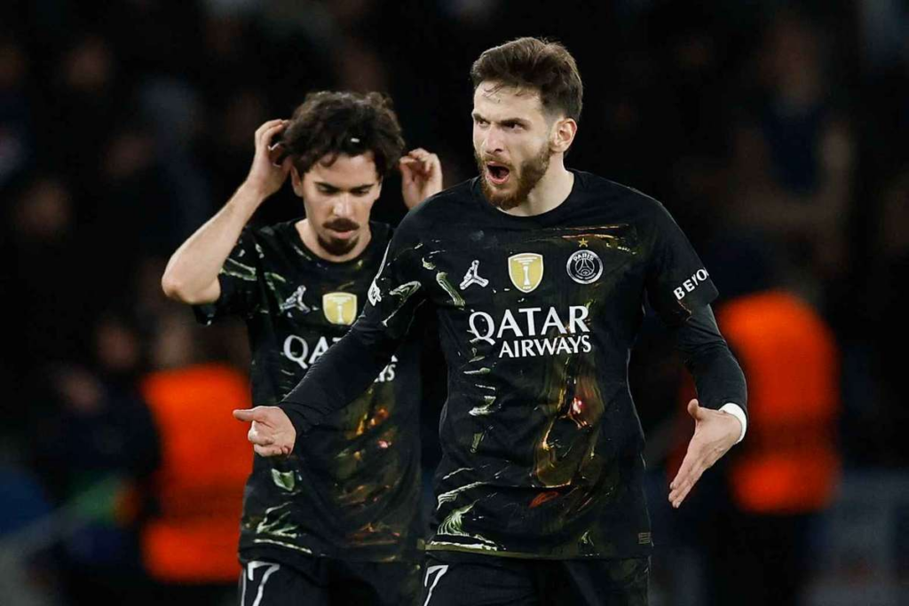 El PSG golea 5-2 al Chelsea y pone un pie en Cuartos