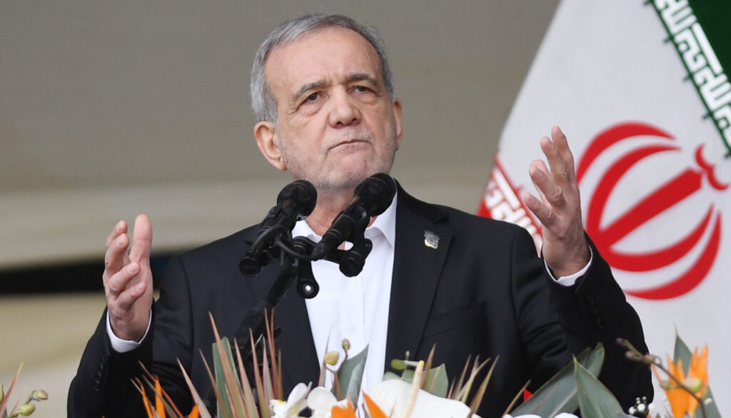 Presidente de Irán reaparece tras bombardeos y promete represalias contra EE.UU. e Israel