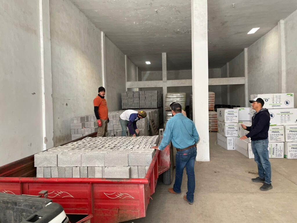 Ofrecen materiales subsidiados para fortalecer la economía familiar en Pánuco de Coronado