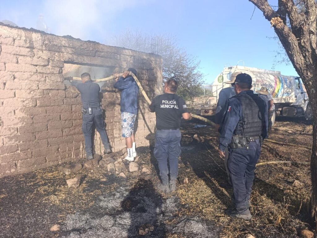 Operativo Dragón brinda ayuda para sofocar incendio de humilde vivienda