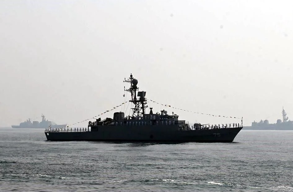 Buque de guerra iraní se hunde en aguas de Sri Lanka