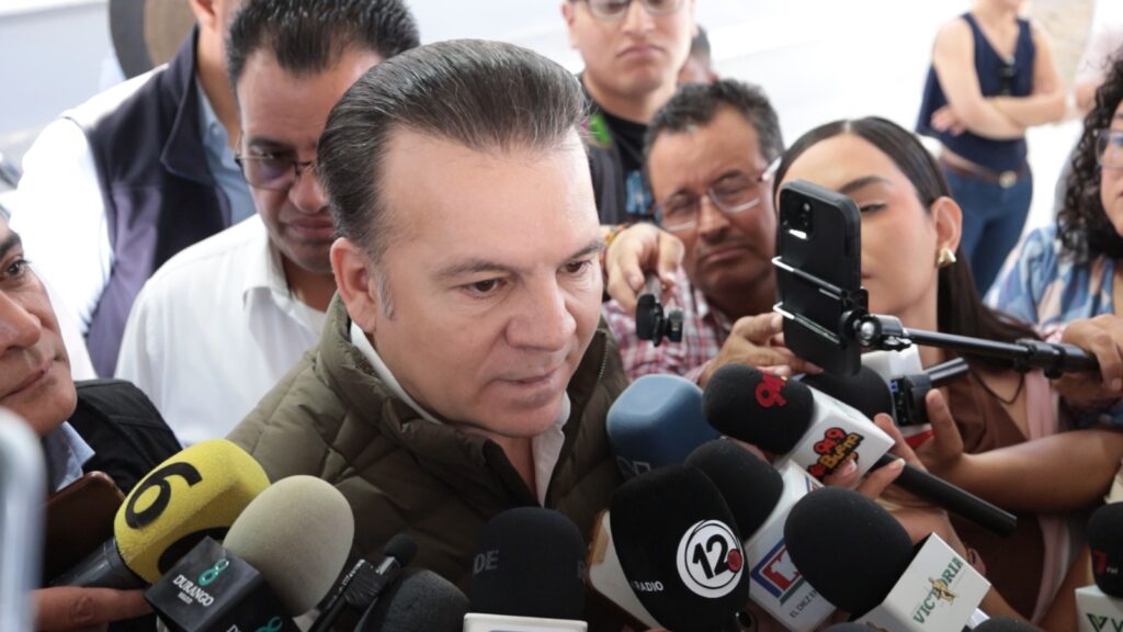 ¿Qué pasará con los autos americanos en Durango? Gobierno plantea placas especiales