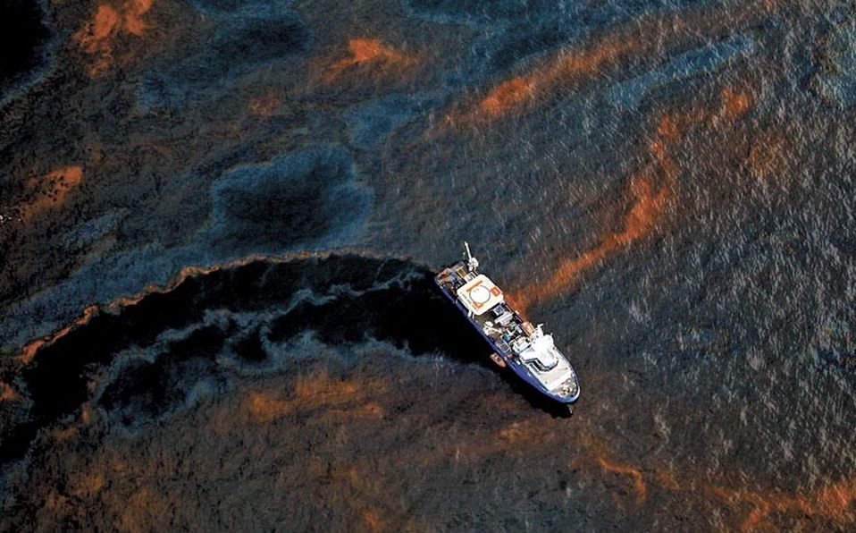 Greenpeace reporta 630 km de costa afectada por derrame en el Golfo de México