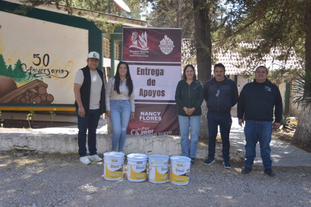 Alcaldesa anuncia apoyos y nueva obra