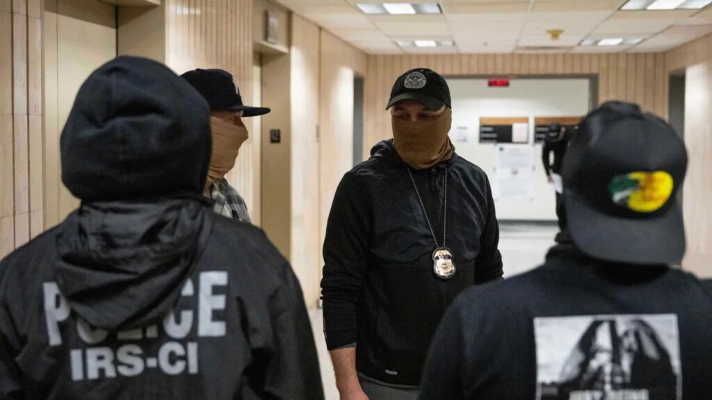 Gemelas de 12 años, ciudadanas de EU, fueron deportadas junto a su madre
