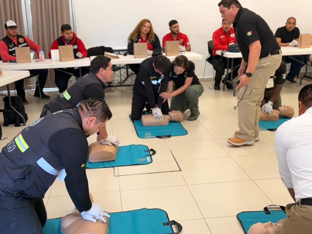 Certifican a elementos de Protección Civil en Soporte Vital Básico para salvar vidas
