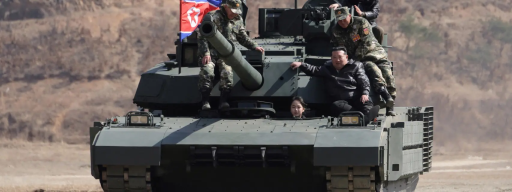La hija de Kim Jong Un aparece conduciendo un tanque de guerra