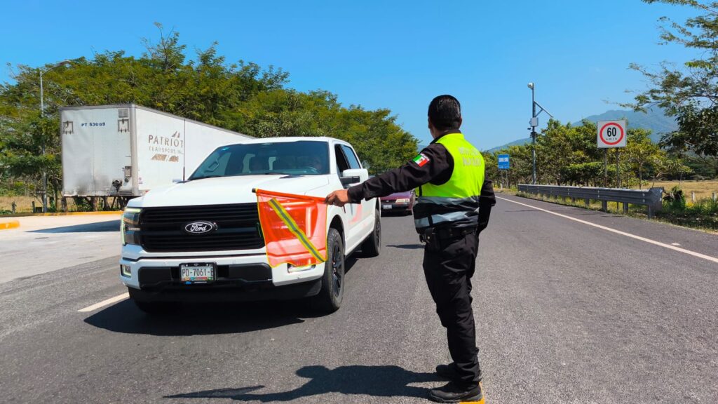 Gobierno de Nayarit refuerza operativo vial en el boulevard Matanchen